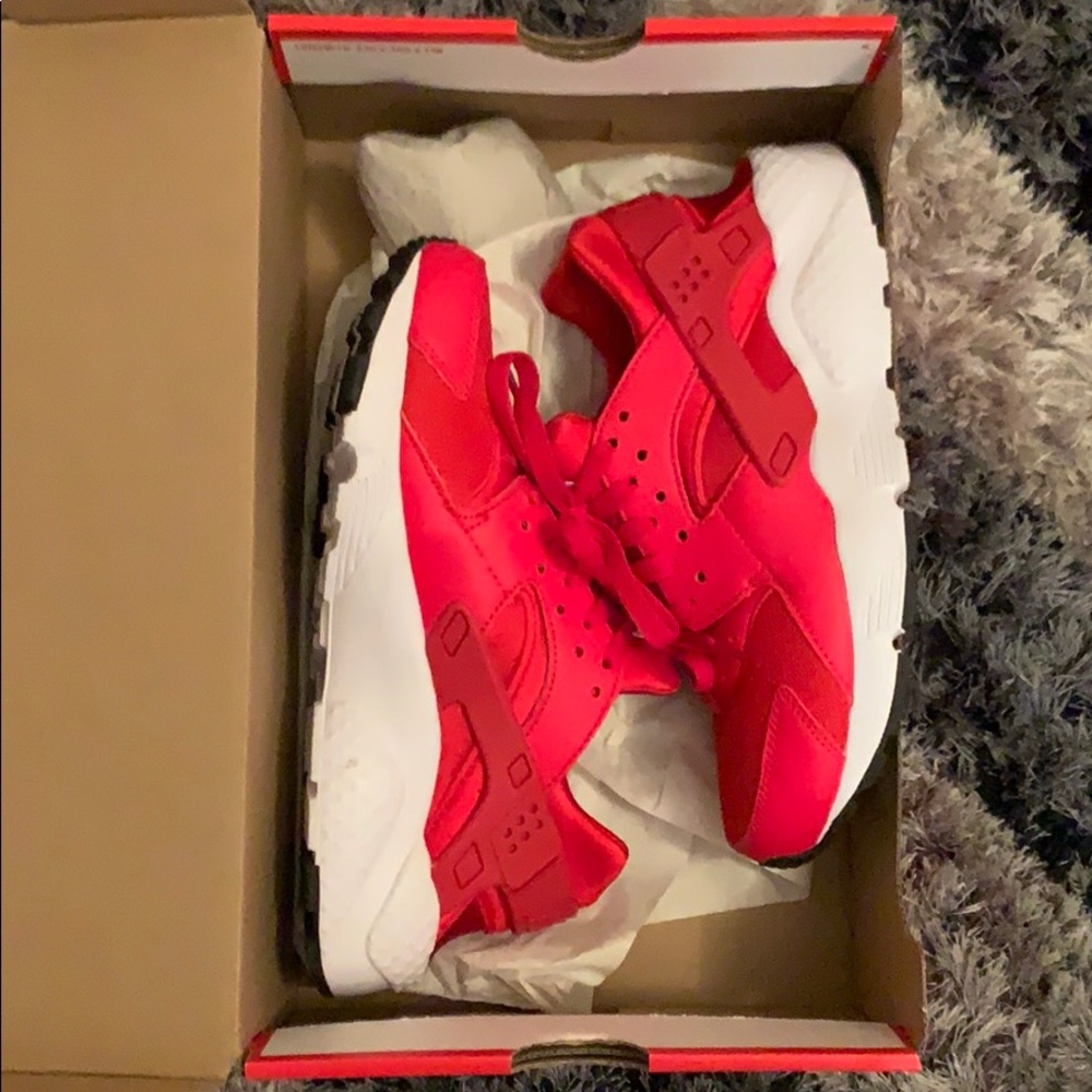 Nike Hurache Run 5.5 kids, fit 6.5/7 womens